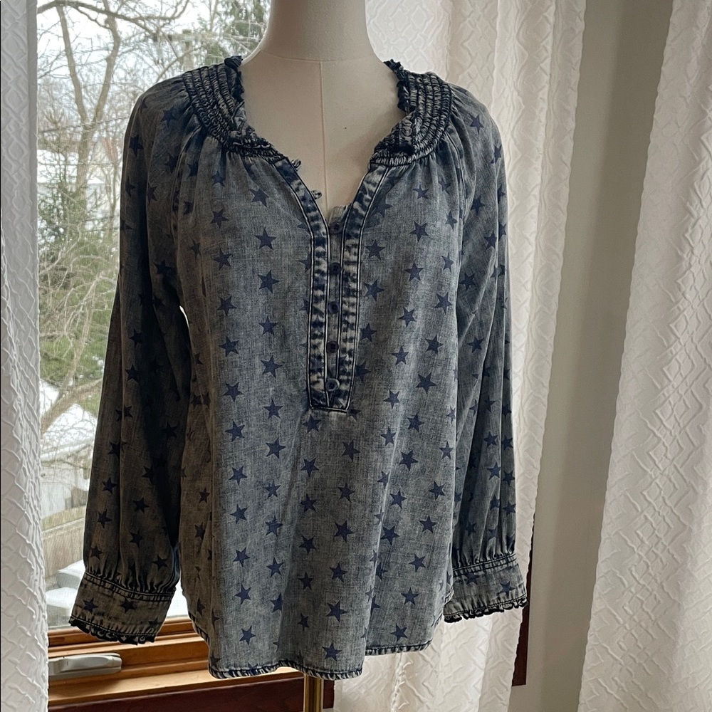 $128 NWT Billy T Melody Star Rizz Print Denim Blouse Small